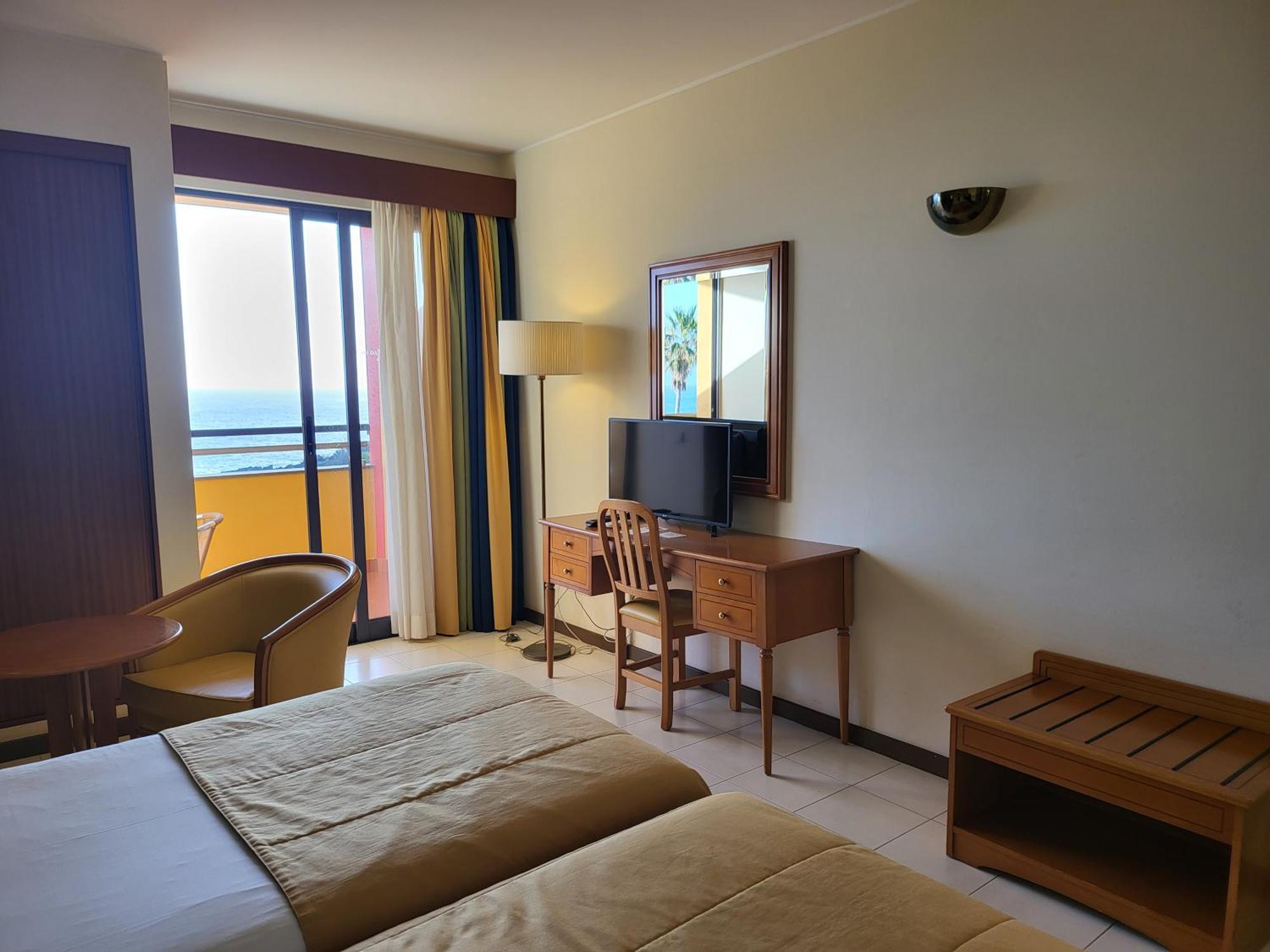 Hotel Cais Da Oliveira Caniço Esterno foto