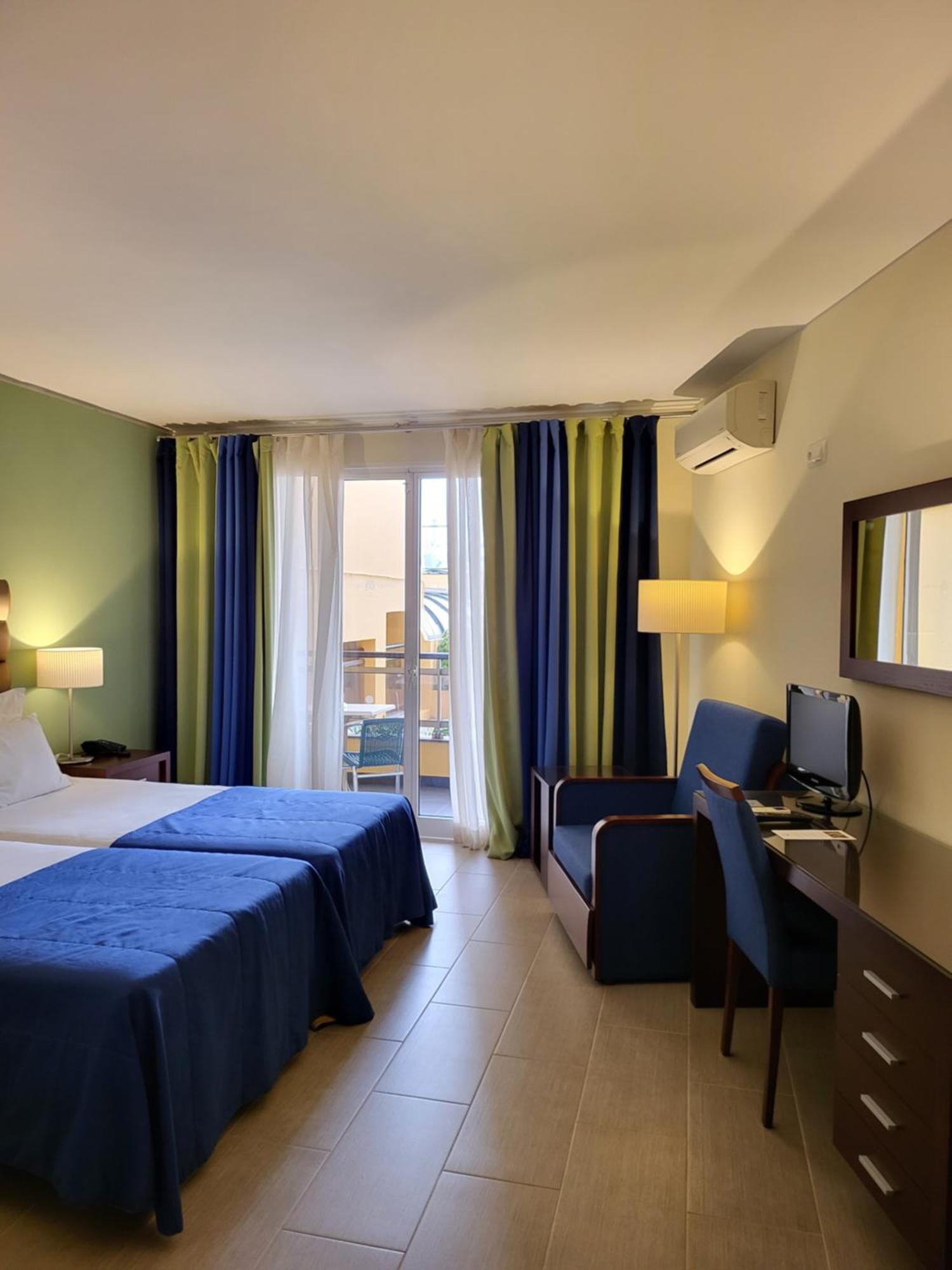 Hotel Cais Da Oliveira Caniço Esterno foto